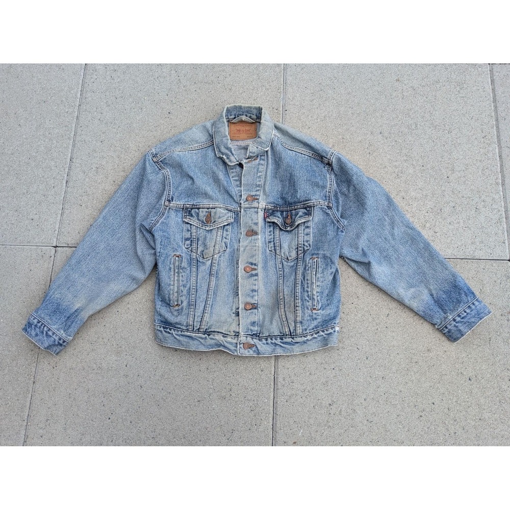 VTG Levis Denim Jacket Mens Medium Trucker Distressed Faded Made USA 90s